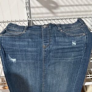 Liverpool Jeans Company Women's Straight Leg Jeans in Dark Blue